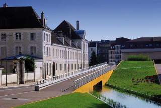 Habillage Corten Campus universitaire Troyes