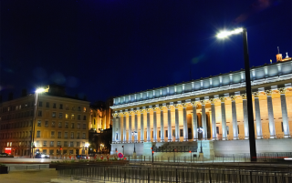 Palais de Justice de Lyon, mâts d'éclairages